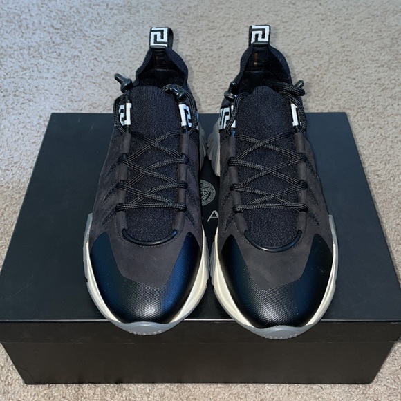 COPY - Authentic Versace Sneaker Black,White,Gray Size 10.5 - Picture 3 of 9